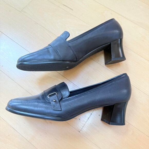 Vintage Etienne Aigner “Chivex” Navy Leather Block Heel Loafers 6.5 - Picture 7 of 7